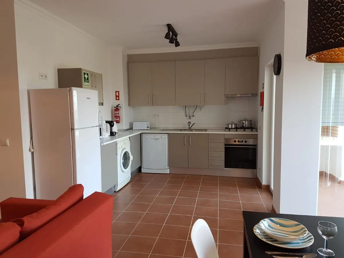 Cozy Apartment In Algarve West Coast - Алжезур