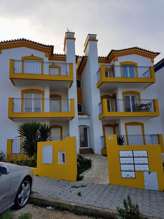 Cozy Apartment In Algarve West Coast - Алжезур